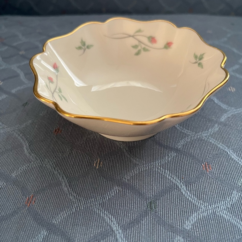 Rose Manor Lenox gold trim footed jewelry dish